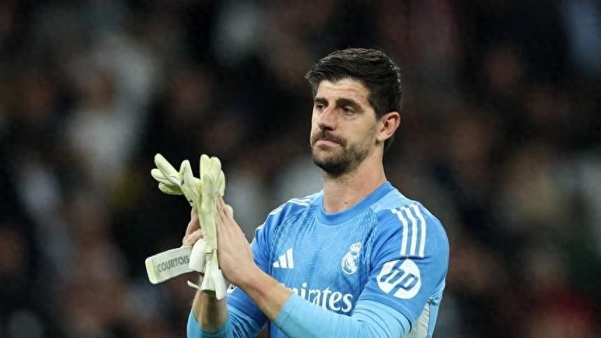 库尔图瓦长传助巴尔韦德破门，加冕欧冠历史“助攻王”门将